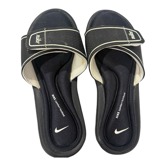 Nike Shoes - *NEW* Nike Women's Black and Cream Comfort Sandals